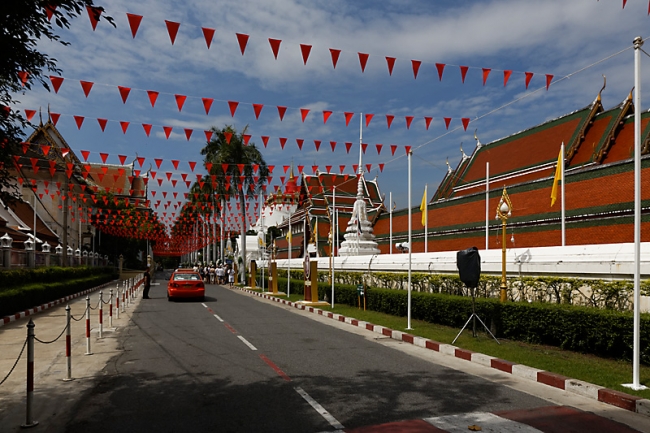 Wat Traimitr-NOV13-036